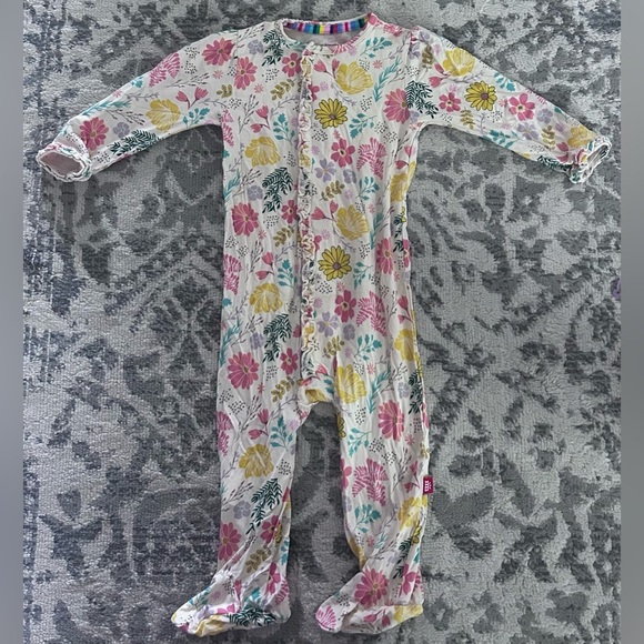 Magnetic Me Modal Parent Favorite Footie- Primrose Cottage/Size 6-9M (16-19 lbs) - Picture 6 of 7